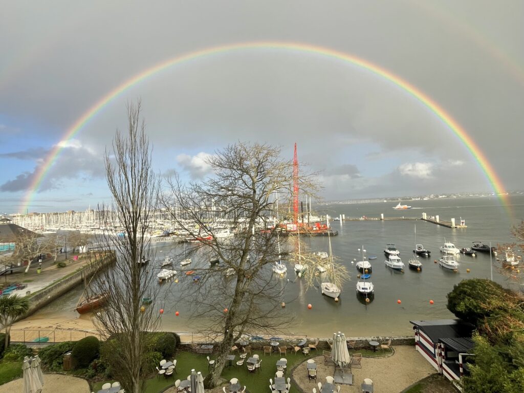 Arc-en-ciel au dessus du port de la Villa Margaret