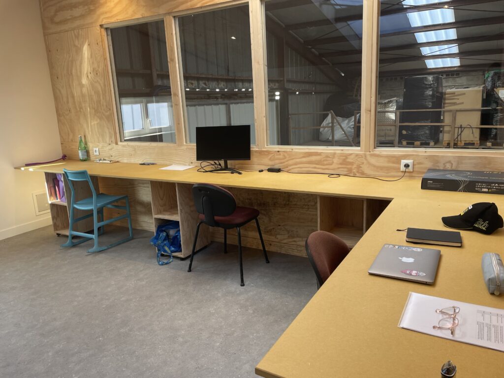 bureau Chien Noir