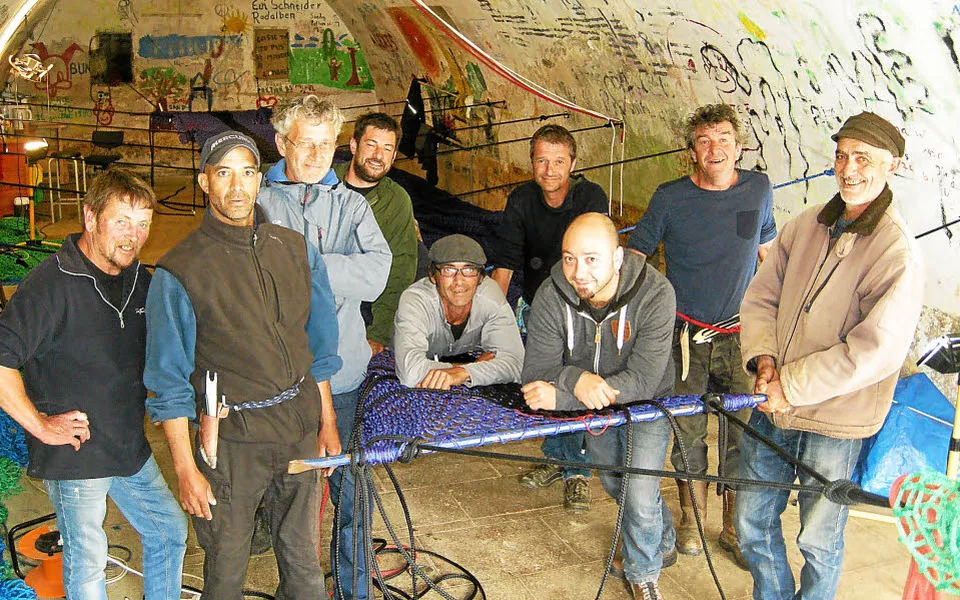 équipe de chien noir à l'atelier à Groix